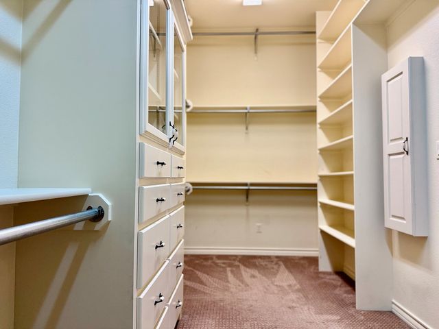 4316 Wood Dr, Midland, TX 79707