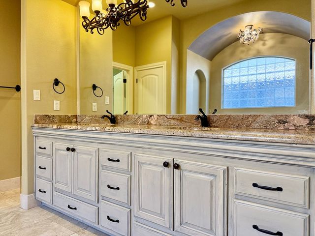 4316 Wood Dr, Midland, TX 79707