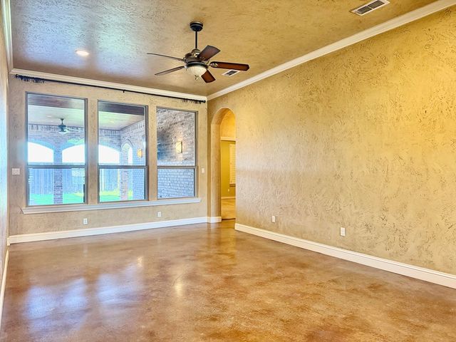 4316 Wood Dr, Midland, TX 79707