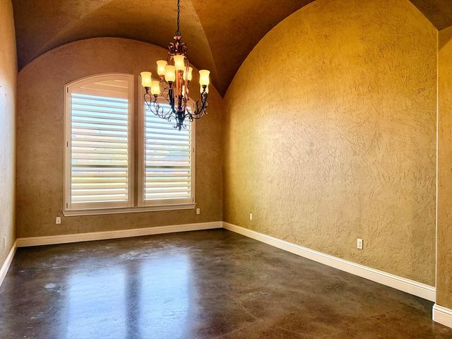 4316 Wood Dr, Midland, TX 79707