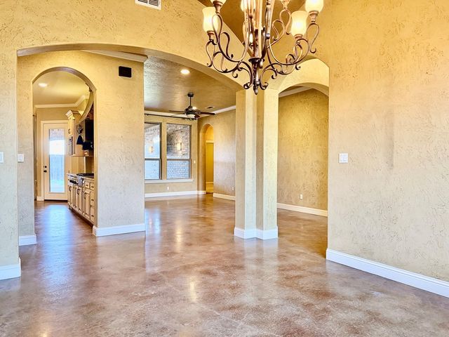 4316 Wood Dr, Midland, TX 79707