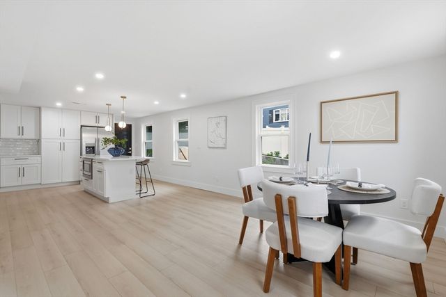 25 Bow St, Salem, MA 01970