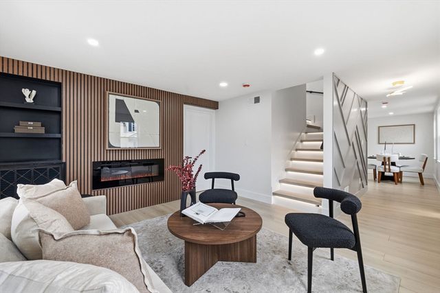 25 Bow St, Salem, MA 01970