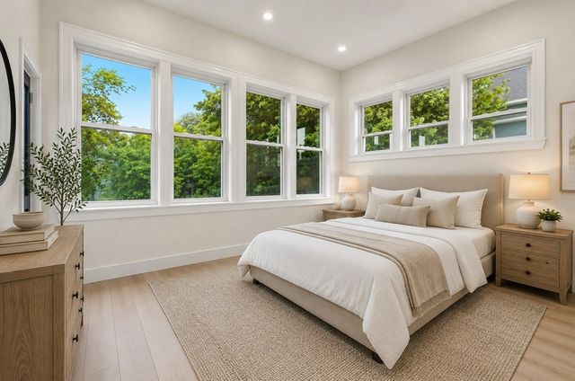 25 Bow St, Salem, MA 01970