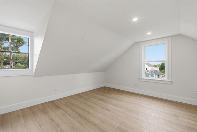 25 Bow St, Salem, MA 01970
