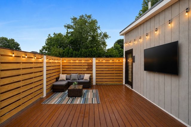 25 Bow St, Salem, MA 01970