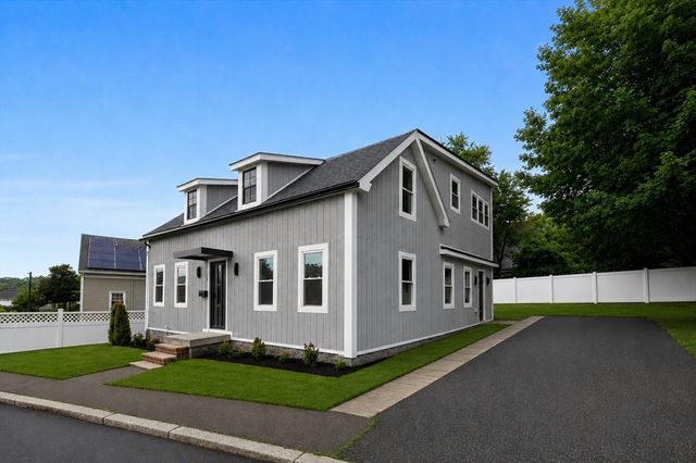 25 Bow St, Salem, MA 01970