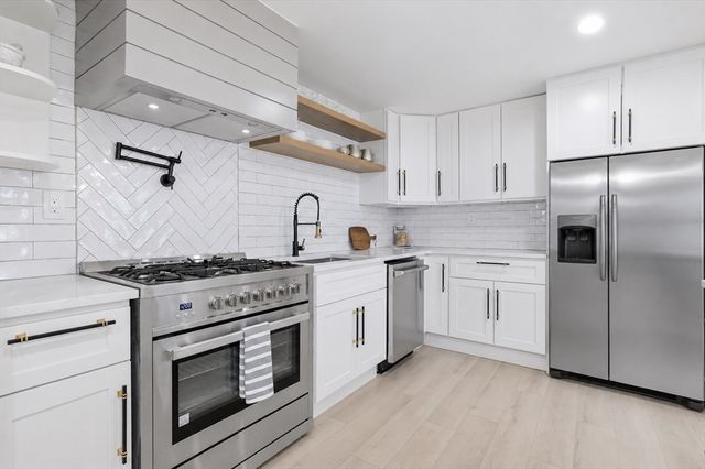 25 Bow St, Salem, MA 01970