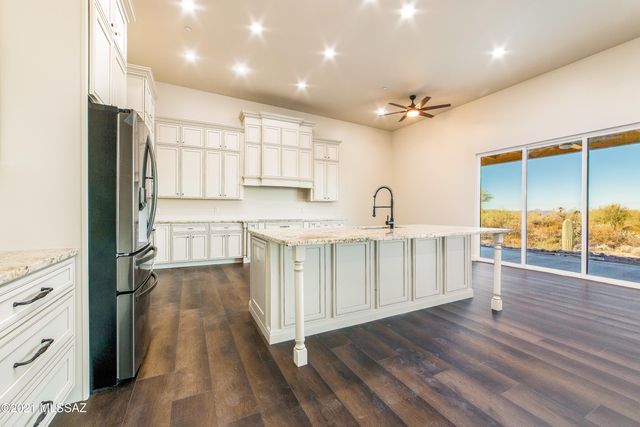 10525 N Called Presidio de Oeste Lane N, Tucson, AZ 85742