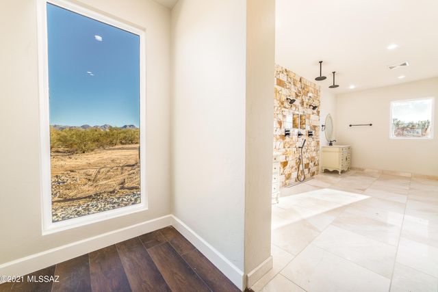 10525 N Called Presidio de Oeste Lane N, Tucson, AZ 85742