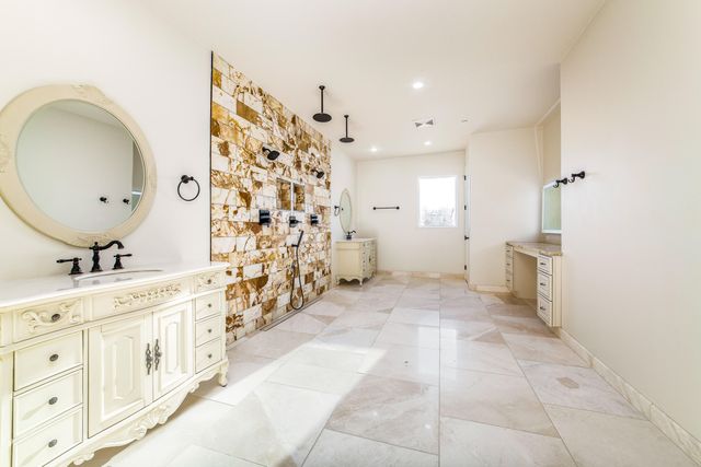 10525 N Called Presidio de Oeste Lane N, Tucson, AZ 85742