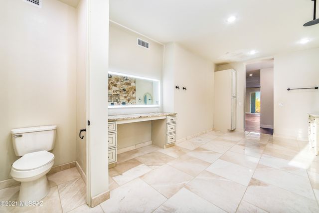 10525 N Called Presidio de Oeste Lane N, Tucson, AZ 85742