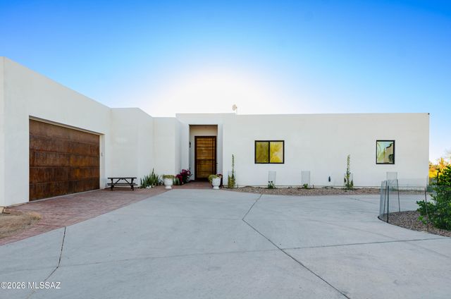 10525 N Called Presidio de Oeste Lane N, Tucson, AZ 85742