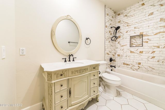 10525 N Called Presidio de Oeste Lane N, Tucson, AZ 85742