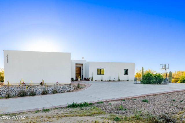 10525 N Called Presidio de Oeste Lane N, Tucson, AZ 85742