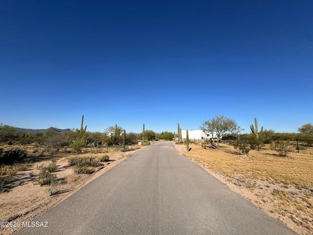 10525 N Called Presidio de Oeste Lane N, Tucson, AZ 85742