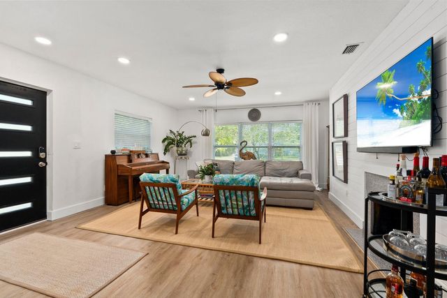 609 S 9th Street, Fort Pierce, FL 34950