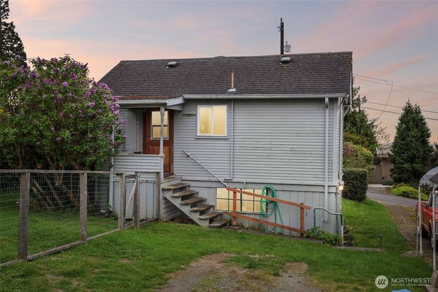 2430 NW 198th Street, Shoreline, WA 98177