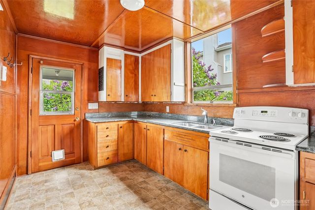 2430 NW 198th Street, Shoreline, WA 98177