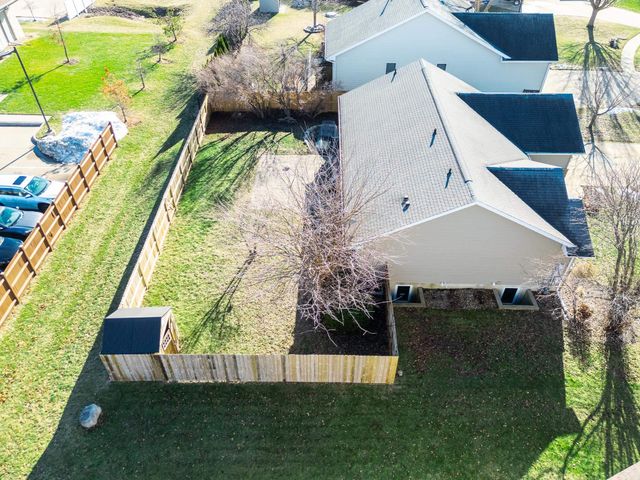 1033 Barrington Drive, Cedar Falls, IA 50613