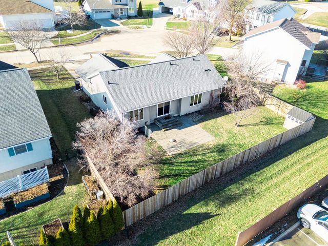 1033 Barrington Drive, Cedar Falls, IA 50613