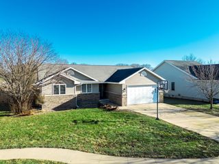 1033 Barrington Drive, Cedar Falls, IA 50613