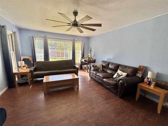 724 S Rusk Street, Gainesville, TX 76240