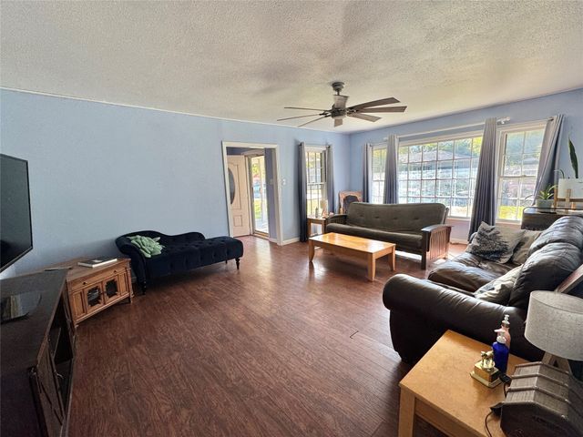 724 S Rusk Street, Gainesville, TX 76240