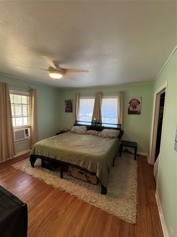 724 S Rusk Street, Gainesville, TX 76240