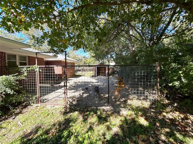 724 S Rusk Street, Gainesville, TX 76240