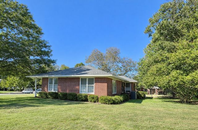 724 S Rusk Street, Gainesville, TX 76240