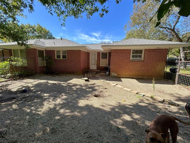 724 S Rusk Street, Gainesville, TX 76240