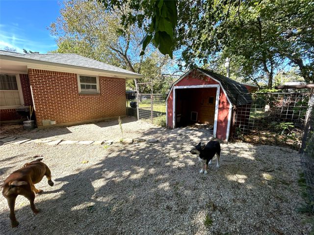 724 S Rusk Street, Gainesville, TX 76240