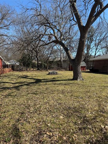 724 S Rusk Street, Gainesville, TX 76240