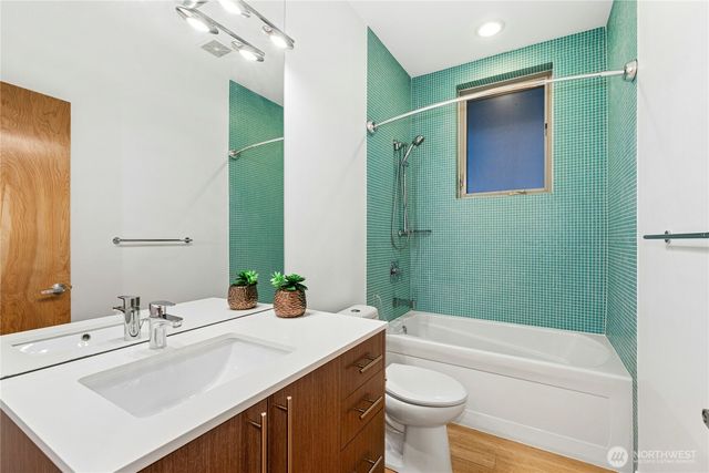 2114 E James Street, Seattle, WA 98122