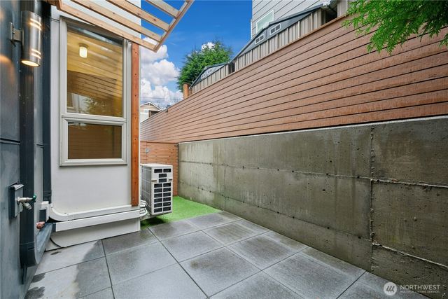2114 E James Street, Seattle, WA 98122