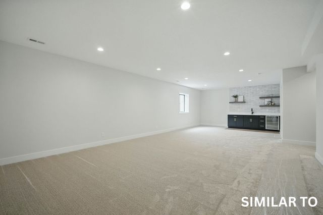 1713 Summit Circle NE, Bondurant, IA 50035