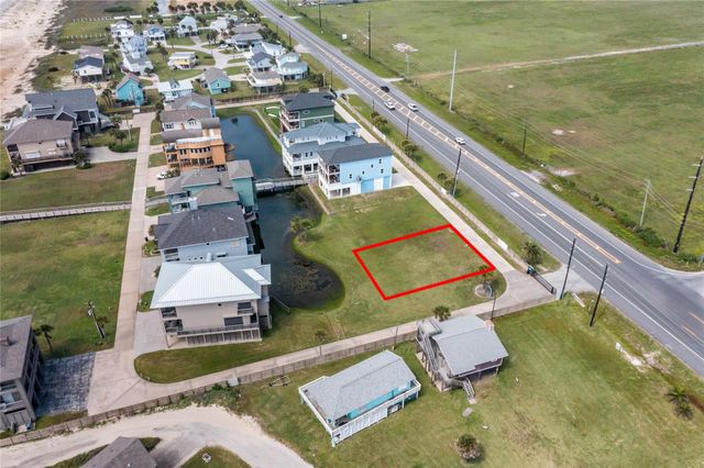 14 Blue Heron Circle, Jamaica Beach, TX 77554