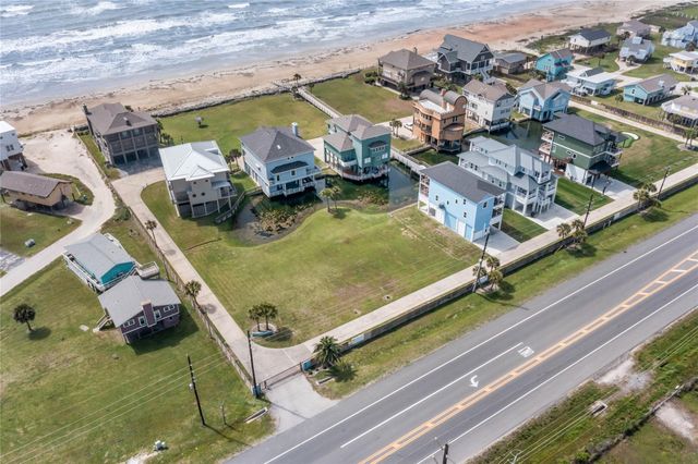 14 Blue Heron Circle, Jamaica Beach, TX 77554