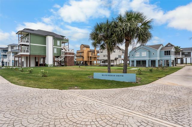 14 Blue Heron Circle, Jamaica Beach, TX 77554