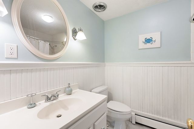 5 Hallmark Gardens 12, Burlington, MA 01803
