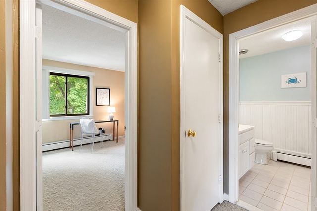 5 Hallmark Gardens 12, Burlington, MA 01803
