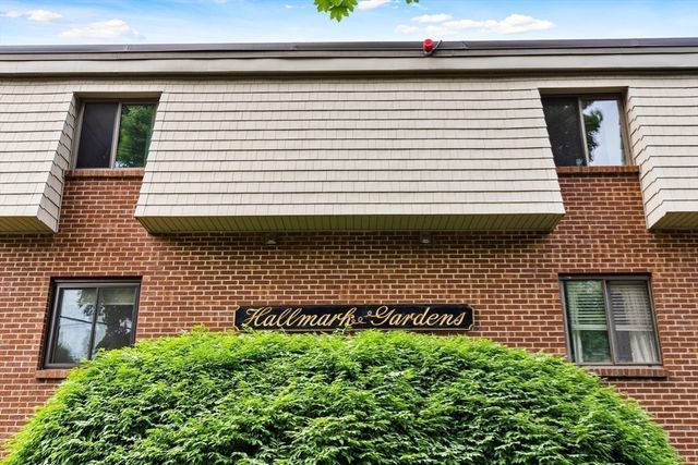5 Hallmark Gardens 12, Burlington, MA 01803