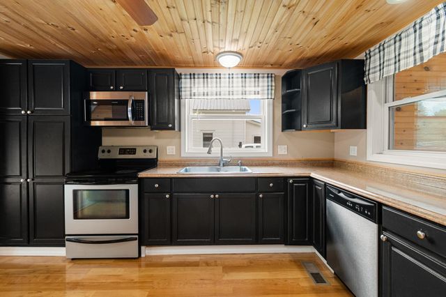 57 School Street, Sheldon, VT 05483
