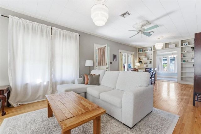 1115 6Th St Street, Lake Charles, LA 70601