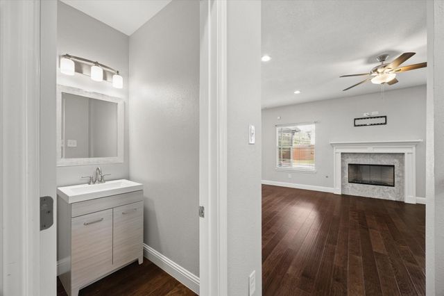 13710 Klamath Falls Drive, Houston, TX 77041