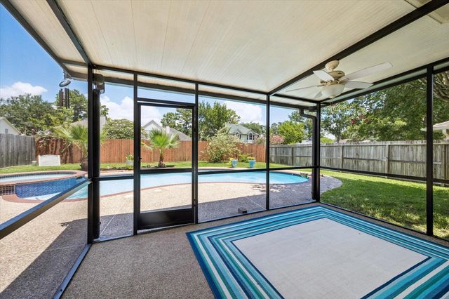 13710 Klamath Falls Drive, Houston, TX 77041