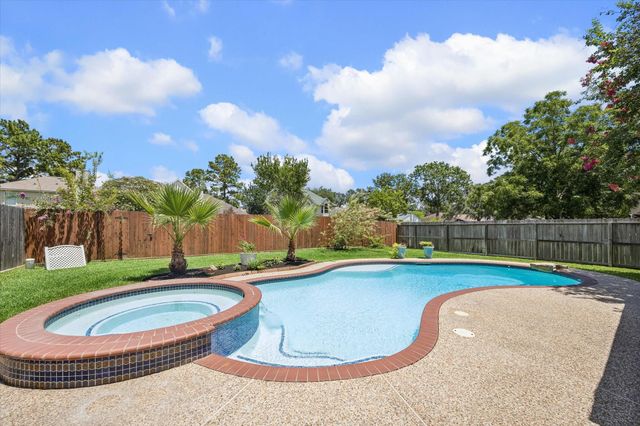 13710 Klamath Falls Drive, Houston, TX 77041