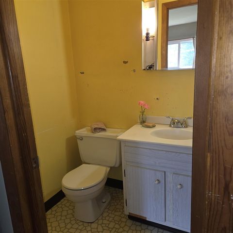 2569 Easy Street, Ann Arbor, MI 48104