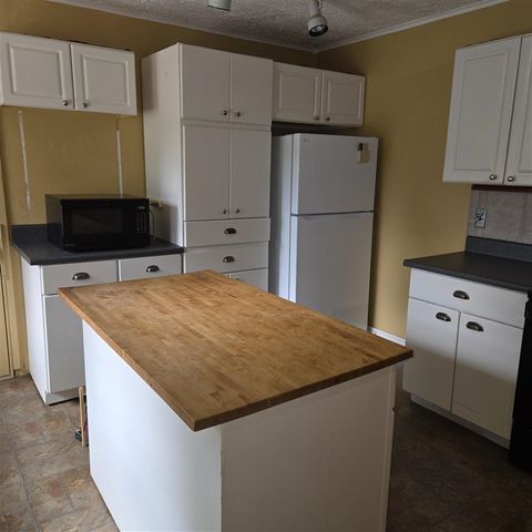2569 Easy Street, Ann Arbor, MI 48104